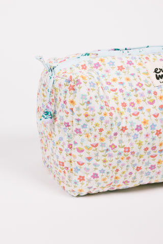 Lili Pouch